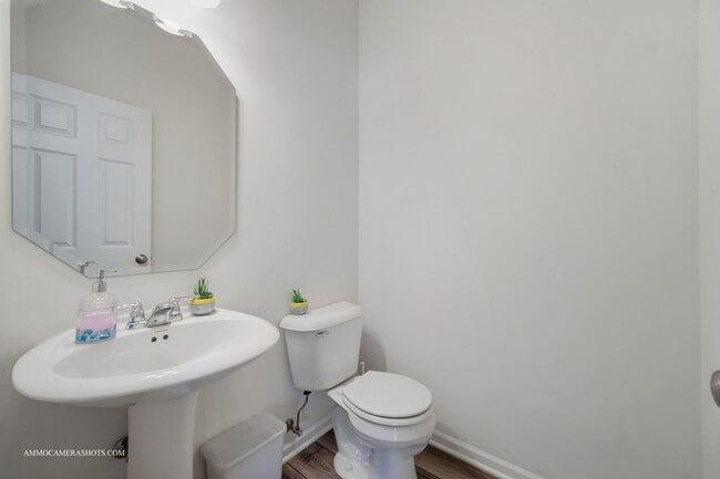Building Photo - 26305 W Milestone Dr