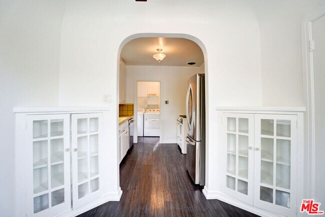 Building Photo - 10372 Tennessee Ave