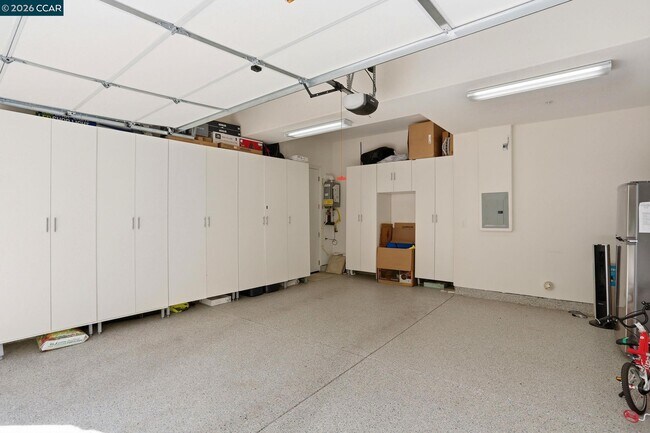 Building Photo - 5043 Ivy Leaf Springs Rd