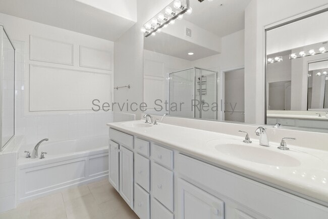 Building Photo - 11000 N 77th Pl