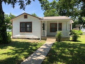 Building Photo - 2/1 Cottage