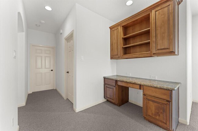 Building Photo - 3 N Beech Springs Cir
