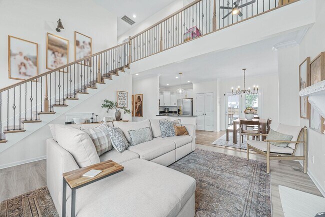 Building Photo - Pet Friendly Four Bedroom!