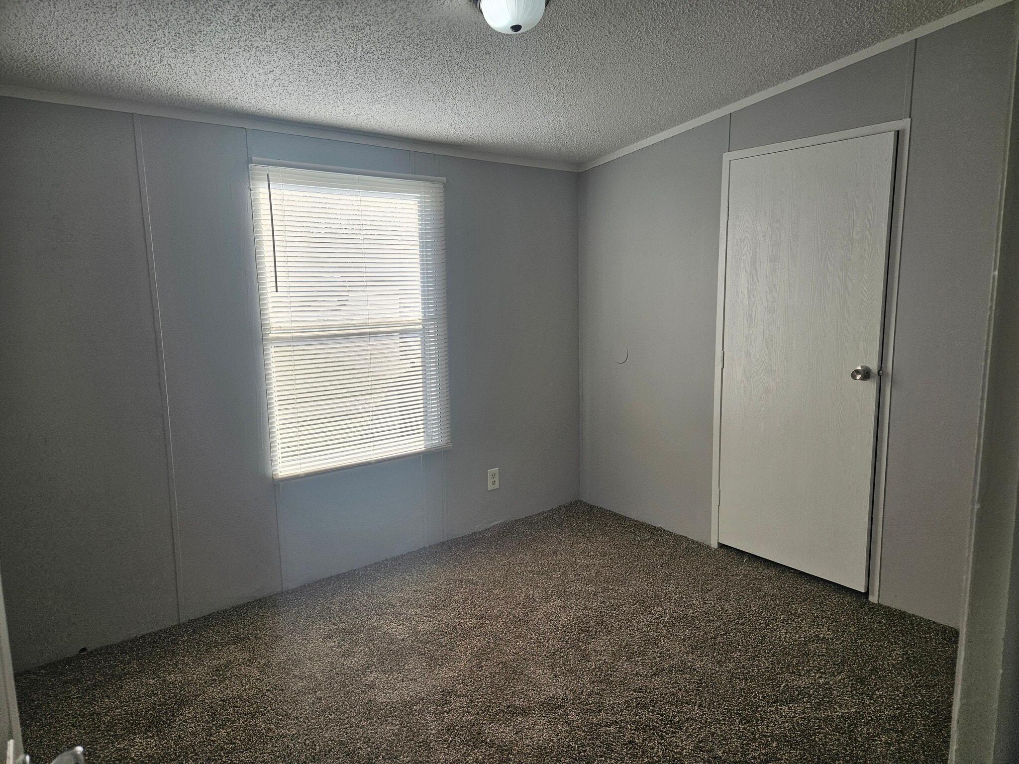 Building Photo - 41 Lynnwood Cir