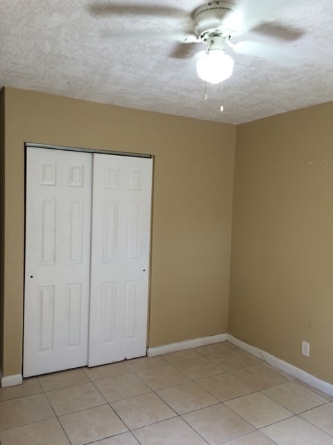 Building Photo - Large 6-2 house with new central air