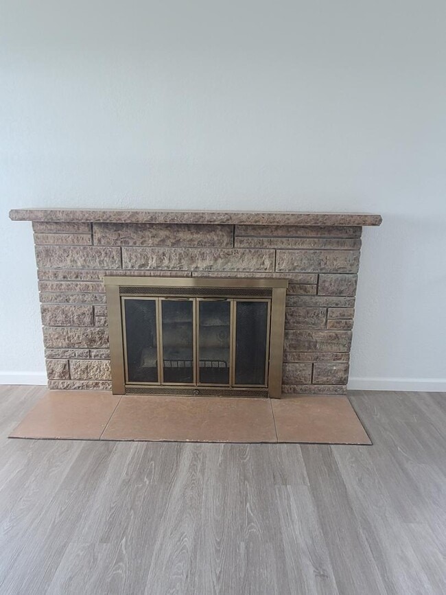 Building Photo - 613 Grundy Rd