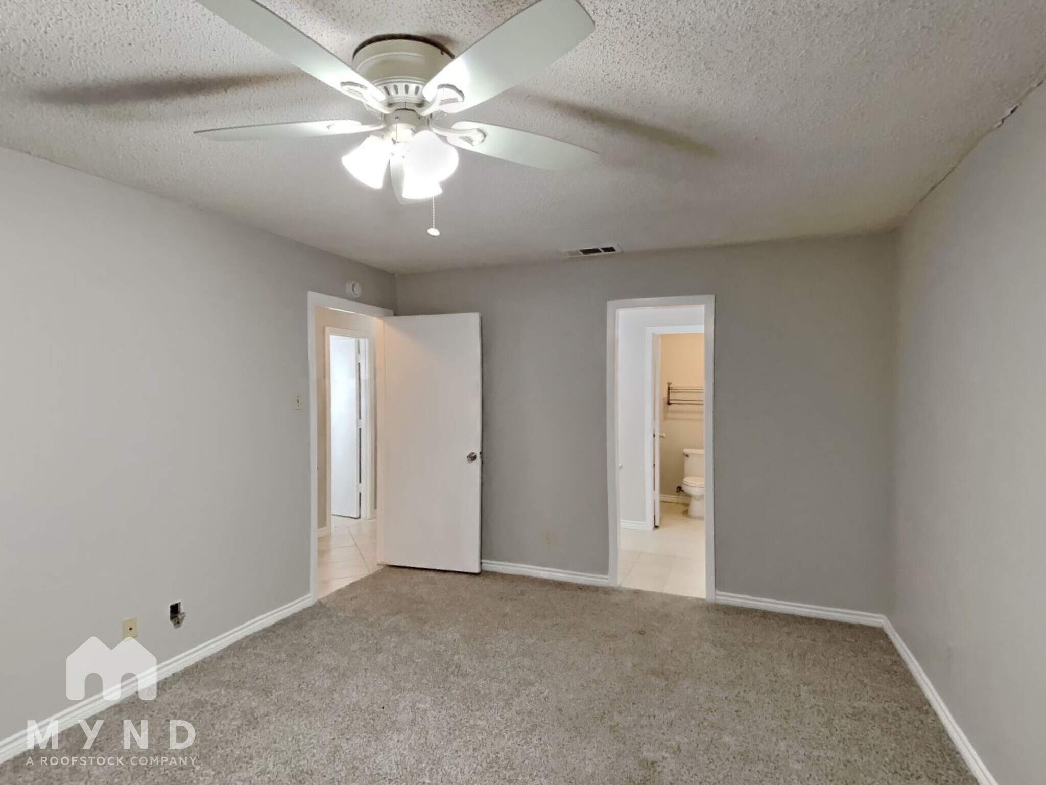 Building Photo - 312 Towne House Ln