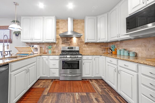 Building Photo - Furnished Home in Jenks School District.