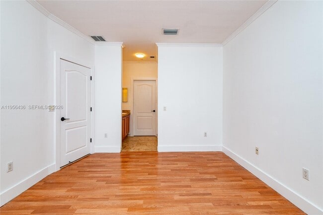 Building Photo - 2819 Coconut Ave