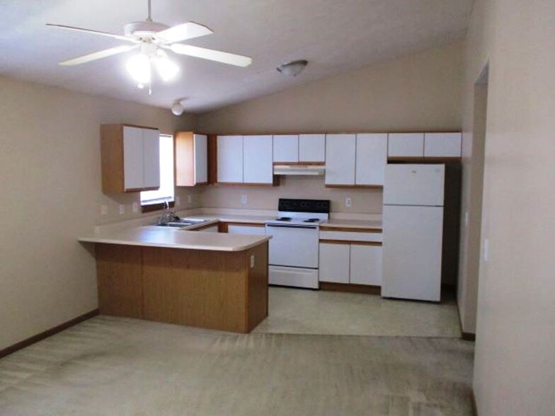 Building Photo - 18 Fetzer Ct