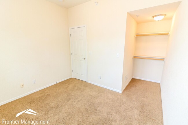 Building Photo - 914 Vattier Street