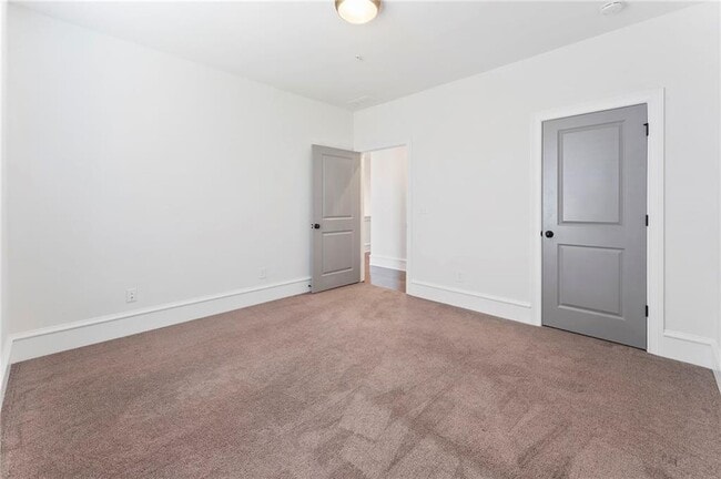 Building Photo - 871 3rd St