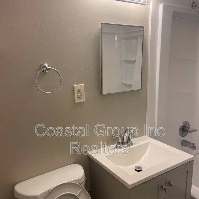 Building Photo - 5224 Silvey Dr