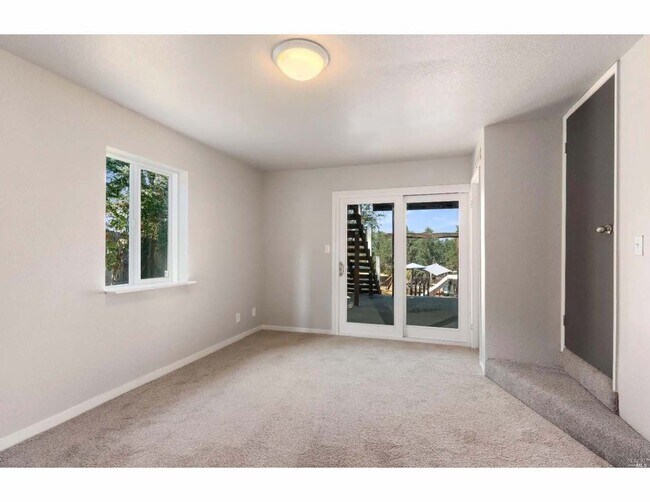 Building Photo - 500 Forest Dr