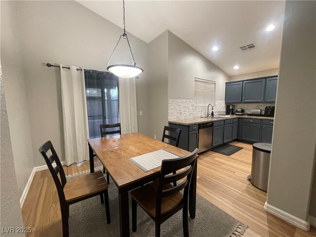 Building Photo - 10270 Spider Rock Ave