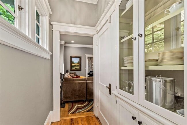 Building Photo - 976 Adair Ave NE