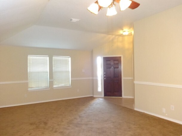Building Photo - 1819 Manor Dr