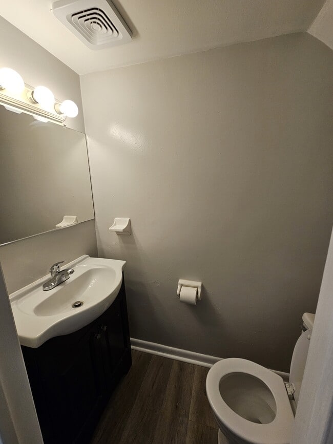 Building Photo - 723 Atterbury Ct