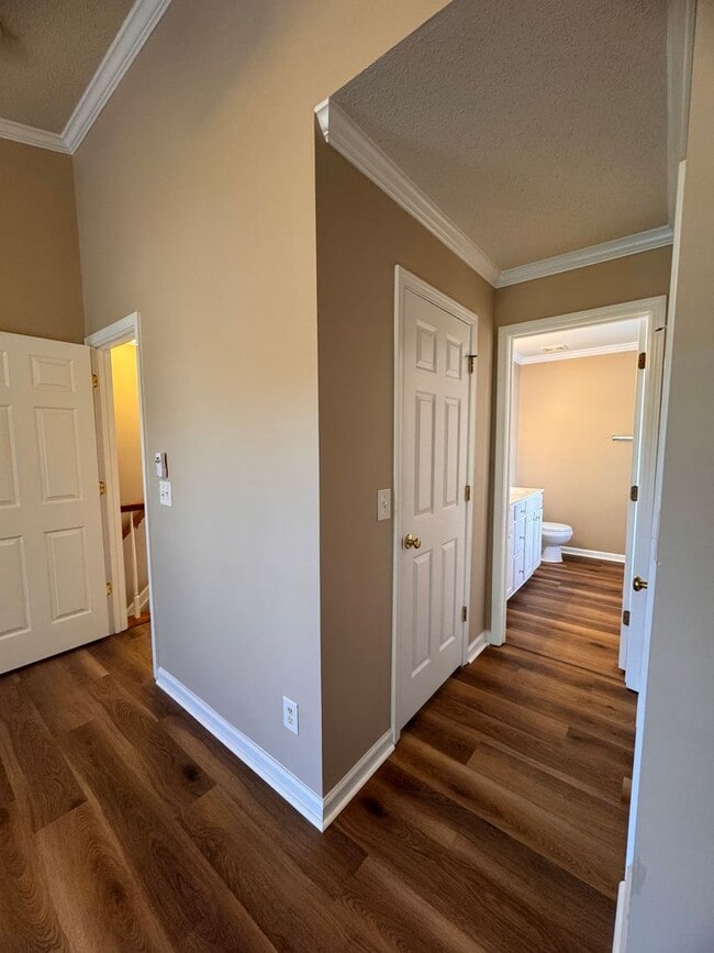 Building Photo - Fabulous 4BR 2.5 Home