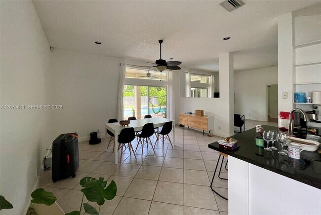 Building Photo - 4407 Laurel Ridge Cir