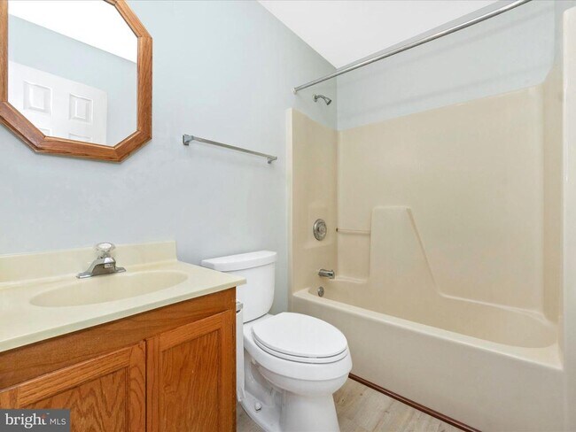 Building Photo - 408 Willow Hill Pl