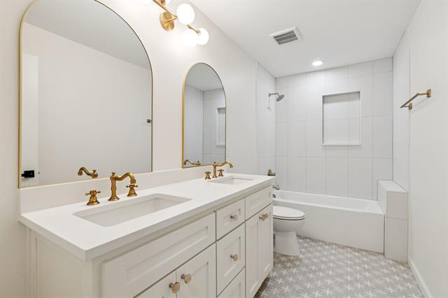 Building Photo - 8566 Sweetwood Dr