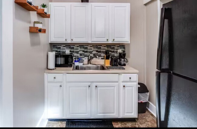 Primary Photo - 28 Rowley St