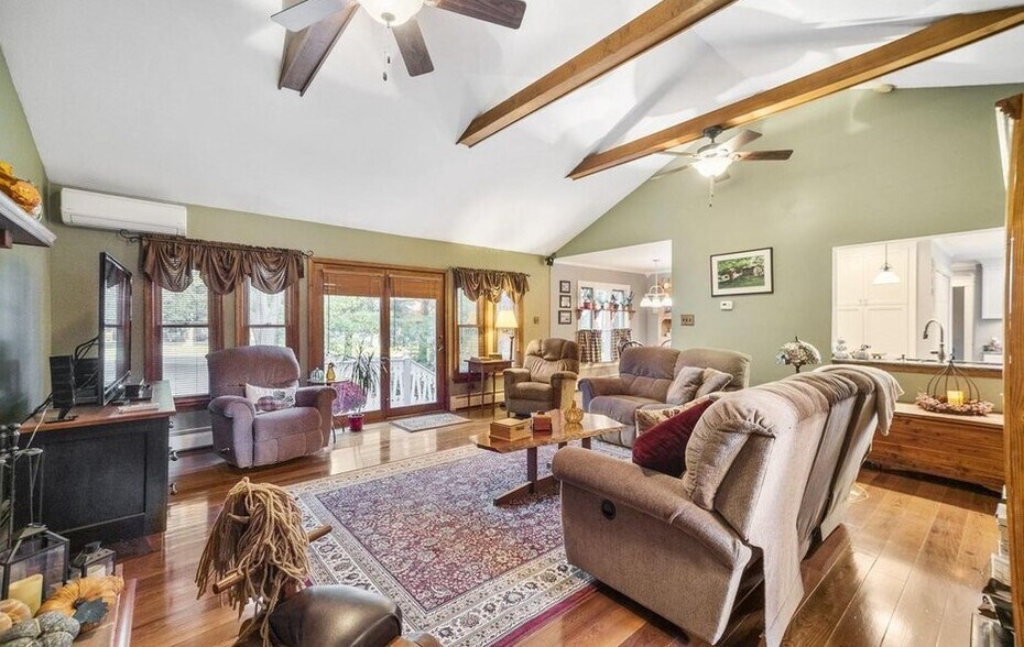 Building Photo - 105 Dickinson Rd