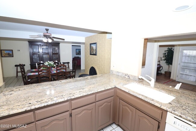 Building Photo - 5602 N Camino Del Sol