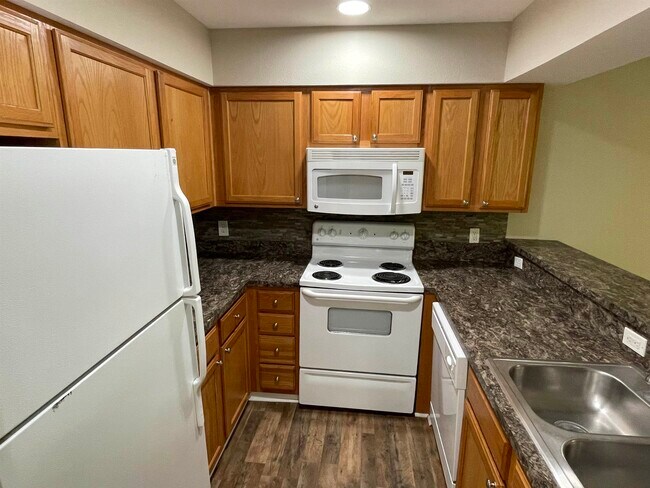 Building Photo - 2310 Timber Oak Ln