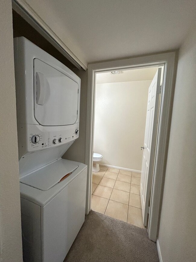 Building Photo - Alpine Glen Place