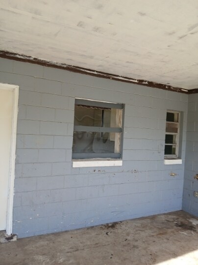 Building Photo - 1407 W 14th St