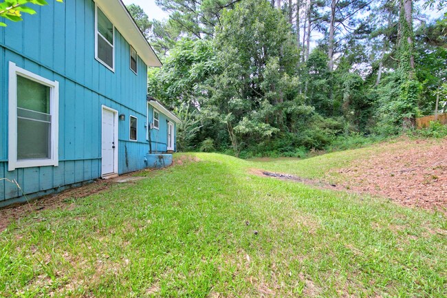 Building Photo - Renovated 3 bed/2 bath in Lithonia!