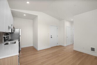 Building Photo - 8417 SW 24th Ave