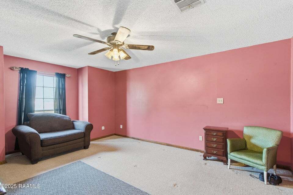 Building Photo - 104 Tallowood Cir