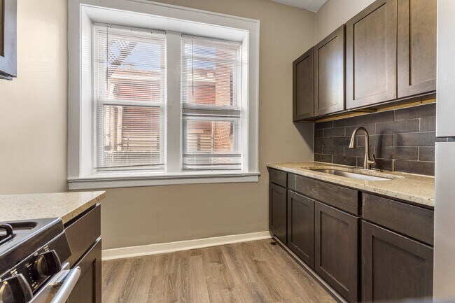 Building Photo - 12-14 Canfield St-5