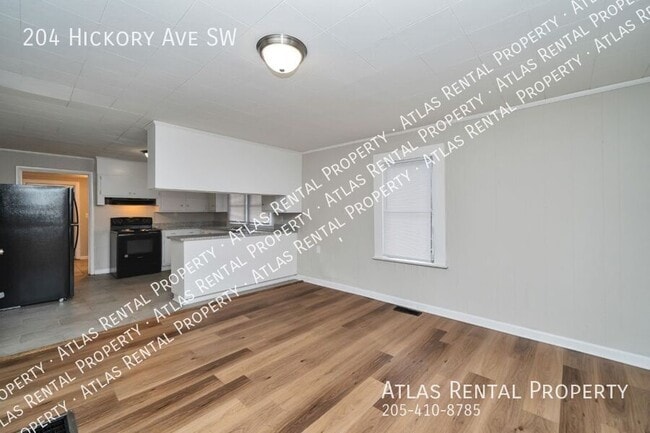 Building Photo - 204 Hickory Ave SW