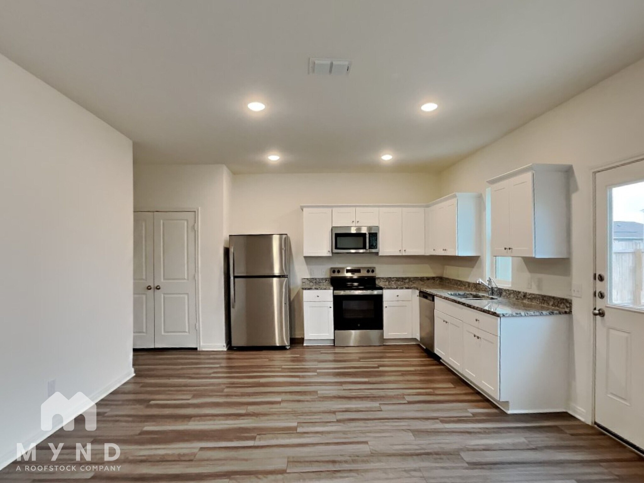 Building Photo - 14462 Palm Ridge