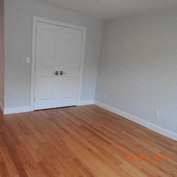 Building Photo - 147 Springvale Ave