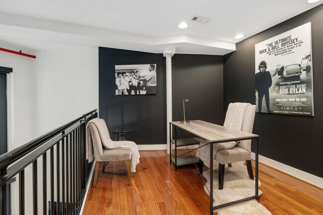 Building Photo - 329 N West Ave