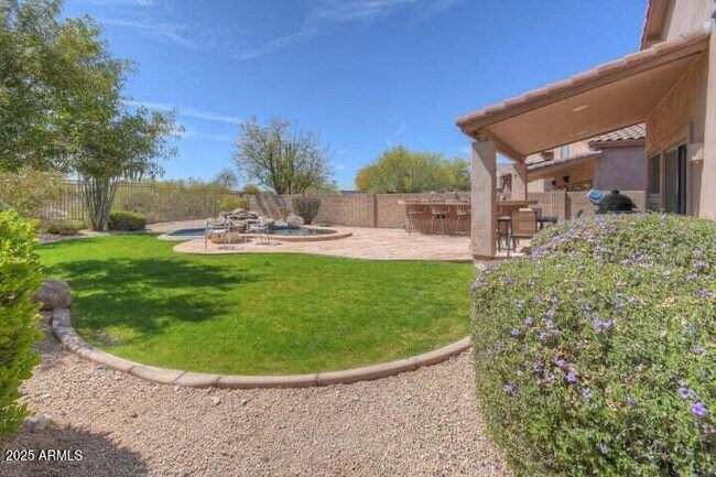 Building Photo - 10429 E Hillery Dr