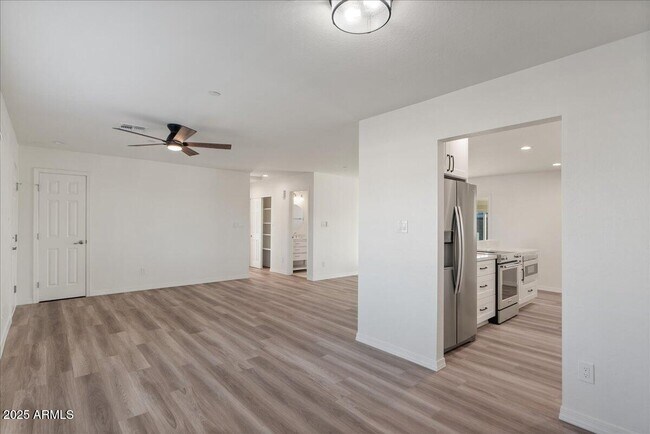 Building Photo - 2623 N 74th Pl