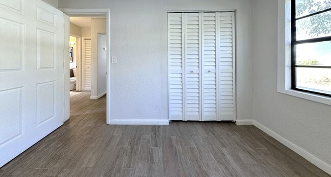 Building Photo - 2928 W Elrod Ave