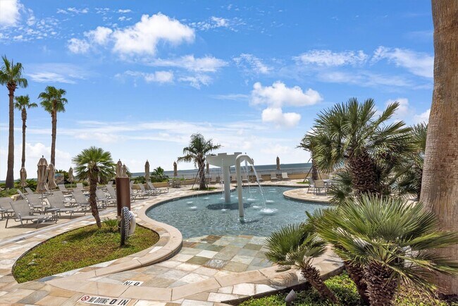 Building Photo - 801 E Beach Dr