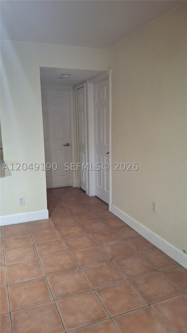 Building Photo - 9255 SW 125th Ave