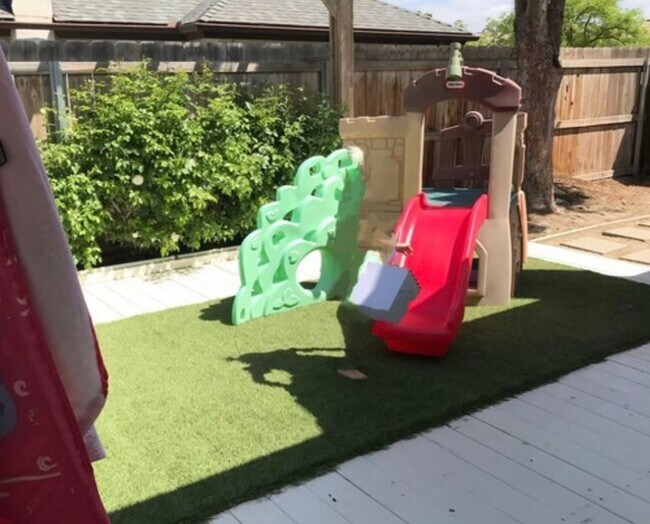 Building Photo - Great home in Lemoore Coming Soon Early No...