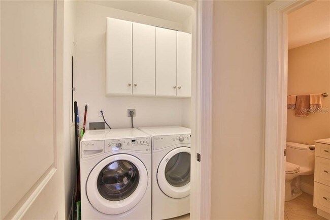 Building Photo - 1800 Benjamin Franklin Dr