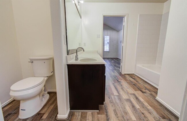 Building Photo - 2650 Daryns Landing Dr