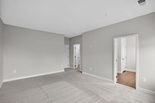 Building Photo - 14935 Ring House Rd