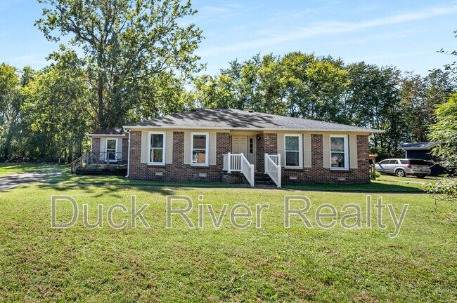 Primary Photo - 203 Hunter Dr